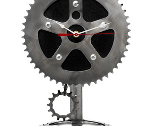 Recycled-desk-pendulum-clock-m