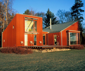 Red-cabin-by-the-sea-1179-m