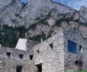 Renovation-in-chamoson-1226-m