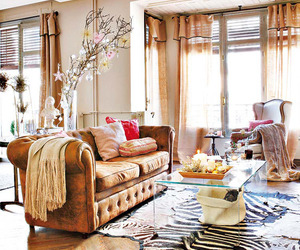Retro-chic-dwelling-features-sparkling-holiday-decor-m