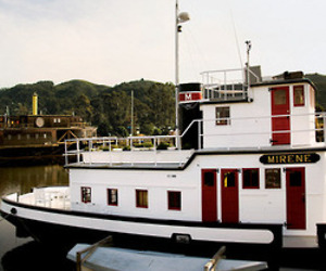 Rotten-life-stewart-brand-lives-on-a-tugboat-m