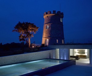 Round Tower House by De Matos Ryan
