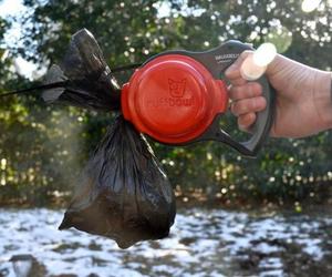 Ruffbowl-dog-leash-attachment-m