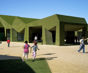 School-covered-in-grass-by-estudio-huma-m