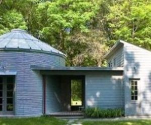 Shed-and-silo-1365-m