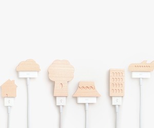 Small-ville-usb-and-iphone-charger-wooden-caps-m
