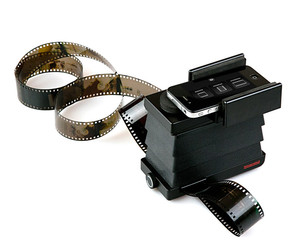 Smartphone-film-scanner-by-lomography-2-m