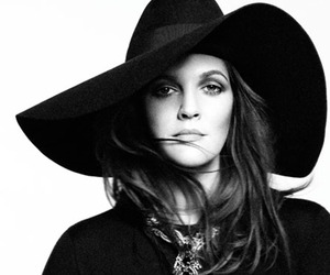Sneak Peek: Drew Barrymore In Next Month's Harper's Bazaar