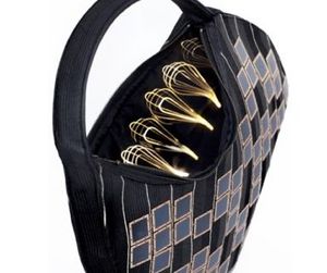 Solar-powered-hand-bag-for-her-by-difuss-m