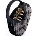 Solar-powered-hand-bag-for-her-by-difuss-s