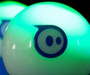 Sphero-ball-that-is-controlled-via-bluetooth-m