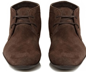 Sporty-shoes-for-a-serious-suitmaker-m