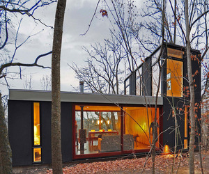 Stacked-cabin-by-johnsen-schmaling-architects-m