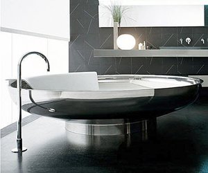 Stainless-bathtub-by-agape-m