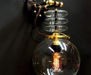 Steampunk-tesla-wall-lamp-by-art-donovan-m