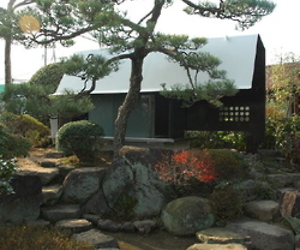 Steel-sheet-teahouse-by-ks-architects-m