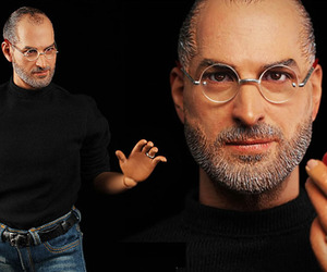Steve-jobs-hyper-realistic-collectible-figure-m