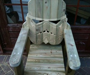 Stormtrooper-head-wood-lawn-chair-m