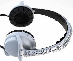 Street-headphones-by-brian-garret-m