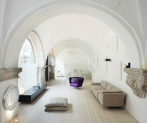 Stunning-500-year-old-cloister-conversion-in-barcelona-2-m