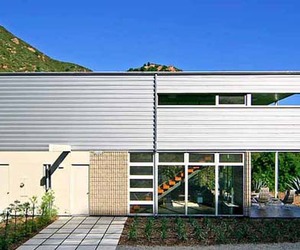 Stunning steel and glass residence in Malibu