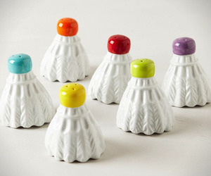 Summer-salt-and-pepper-shakers-m