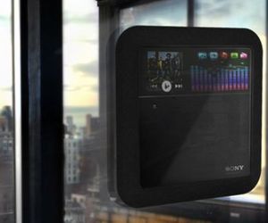 Sun-powered Eclipse media player on the window!