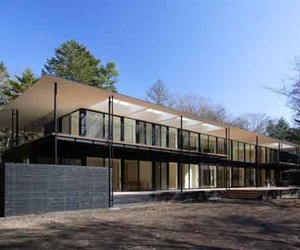 Sustainable-design-of-house-of-maple-m
