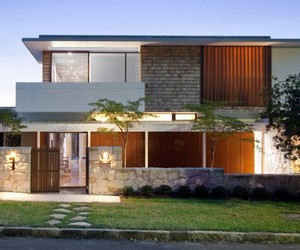 Sydney-based-river-house-by-mck-architects-m