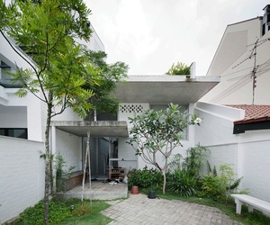 T House by Linghao Architects