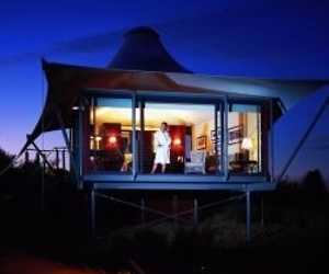 Tent-cabins-at-ayers-rock-959-m