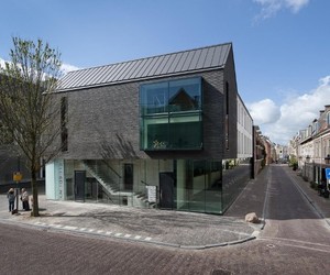The-black-house-by-bakers-architecten-m