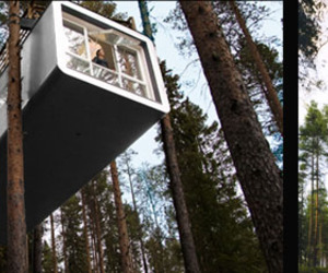 The-cabin-tree-house-by-mrten-cyrn-m