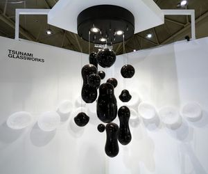 The-hypervoxel-chandelier-by-tsunami-glasswork-m