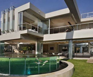 The-most-amazing-glass-house-ever-m