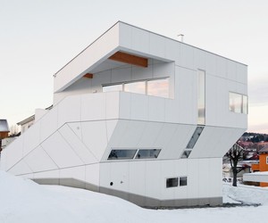 The-polite-house-by-jva-m