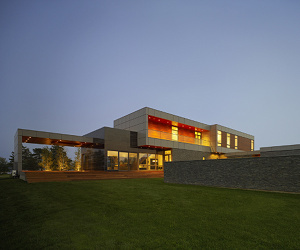 The Riverhouse Niagara by ZERAFA STUDIO