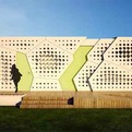 The-sustainable-building-design-of-slides-solar-house-s
