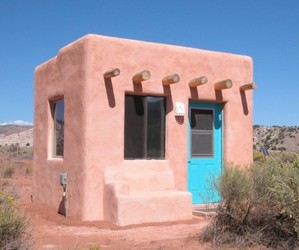 Tiny-adobe-casita-m