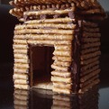 Tiny-modern-gingerbread-house-s