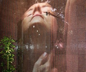 To-decorate-with-glass-mosaics-m