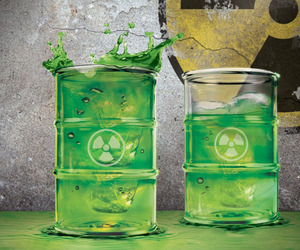 Toxic-drinking-glass-by-fred-friends-m
