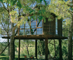Treehouse-in-toscany-italy-by-riccardo-barthel-m