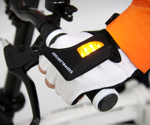Turn-signal-gloves-m