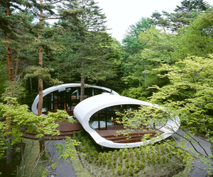 Ultramodern-shell-residence-m