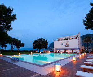 Unique-beachside-hotel-for-demanding-travelers-jk-place-m