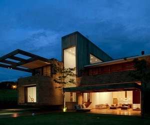 Unique-quinta-da-baroness-house-by-studio-arthur-casas-m