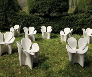 Unusual-clover-garden-chair-by-ron-arad-m