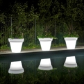 Vazon-magnum-translucent-planters-s