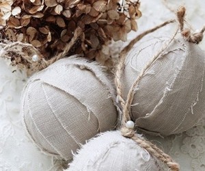 Vintage-white-christmas-decorating-m